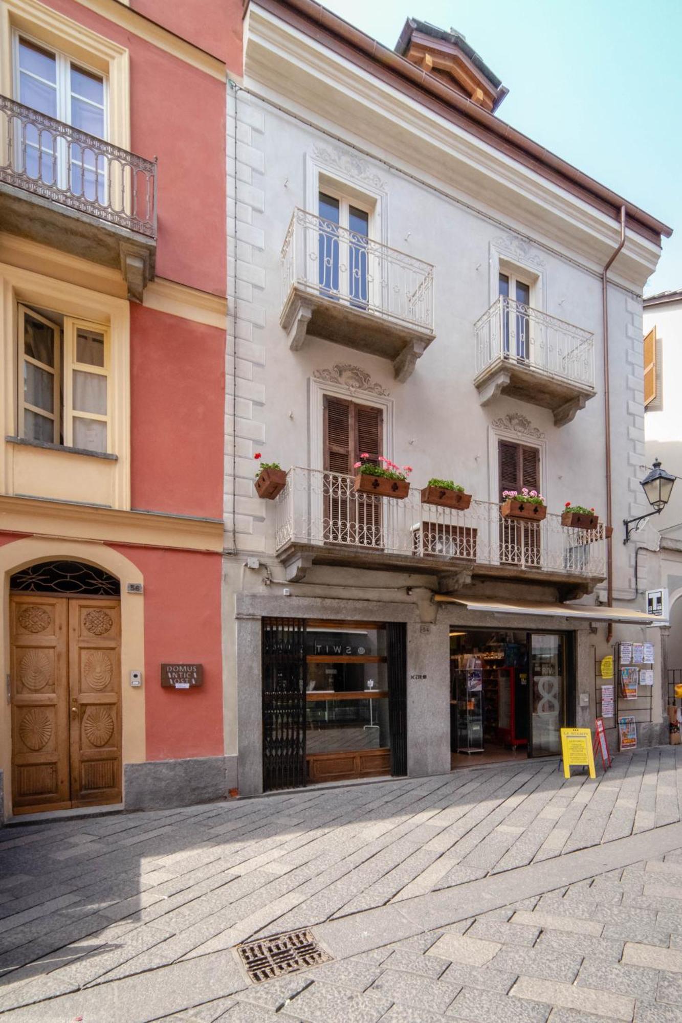 Hotel Domus Antica Aosta Zewnętrze zdjęcie